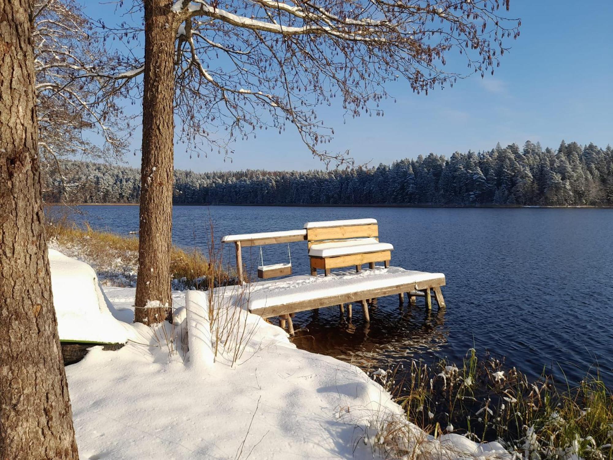 Ezerkalni Villa Raiskums Екстериор снимка