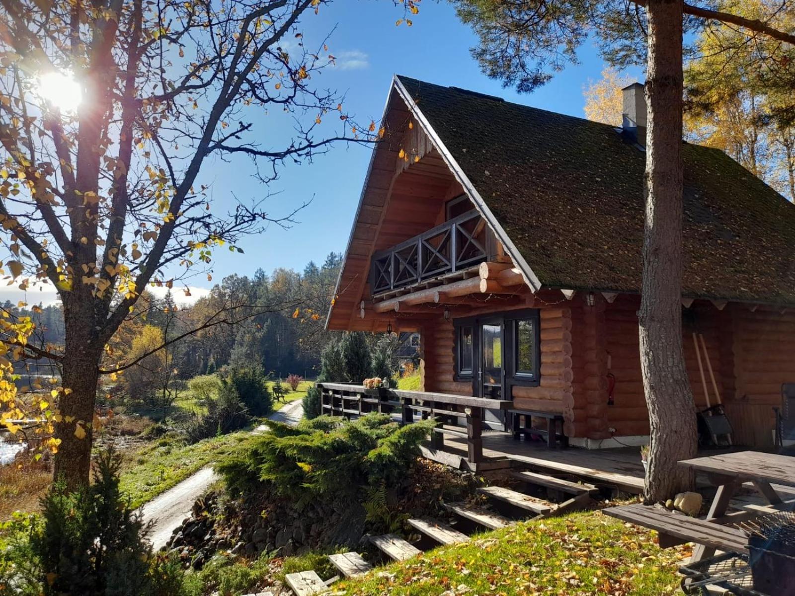 Ezerkalni Villa Raiskums Екстериор снимка