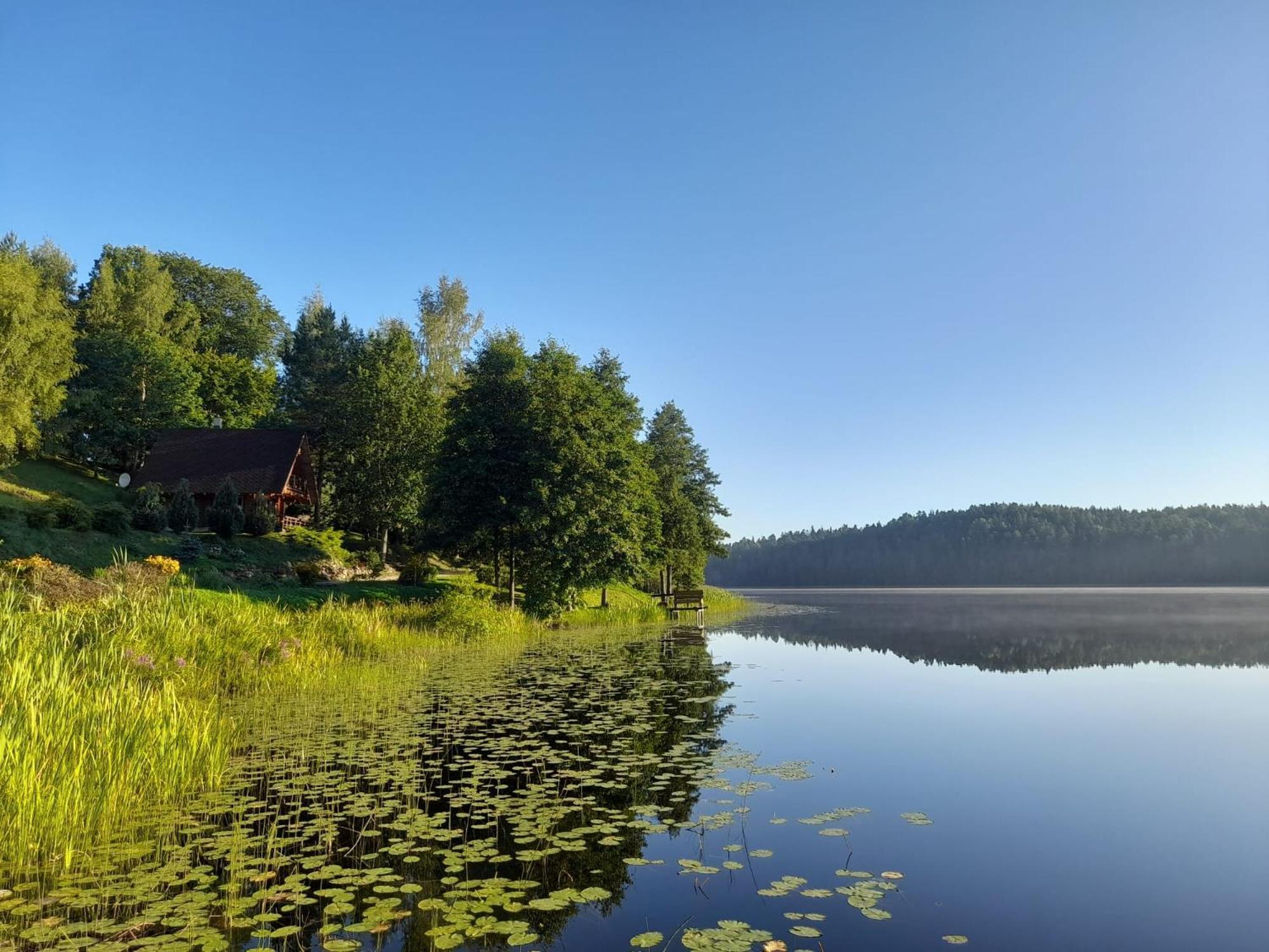 Ezerkalni Villa Raiskums Екстериор снимка