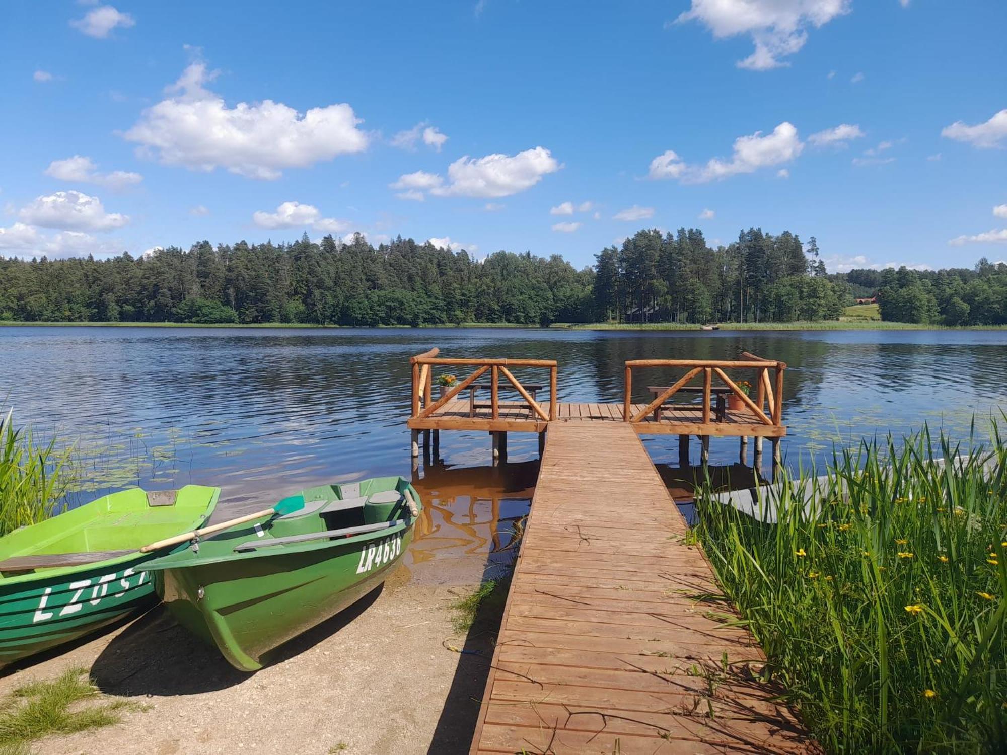 Ezerkalni Villa Raiskums Екстериор снимка
