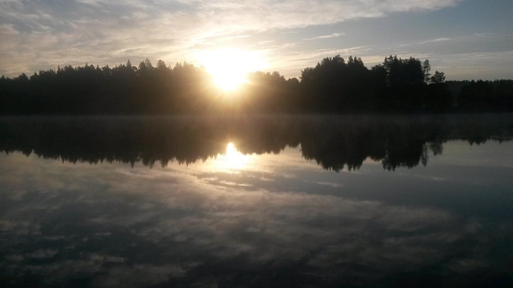 Ezerkalni Villa Raiskums Екстериор снимка