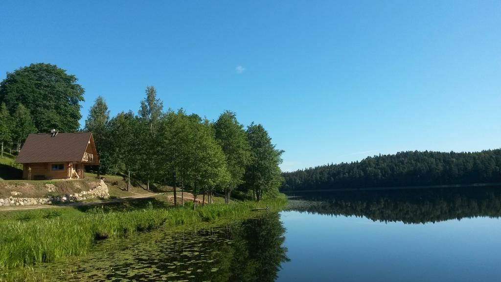 Ezerkalni Villa Raiskums Екстериор снимка